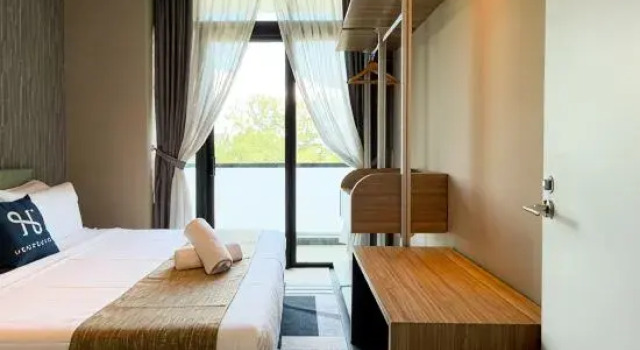Люкс с 2 комнатами с балконом Homesuite Home at Riverson Soho