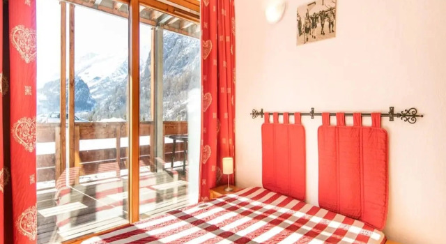 Mountain Flat With Sauna Access