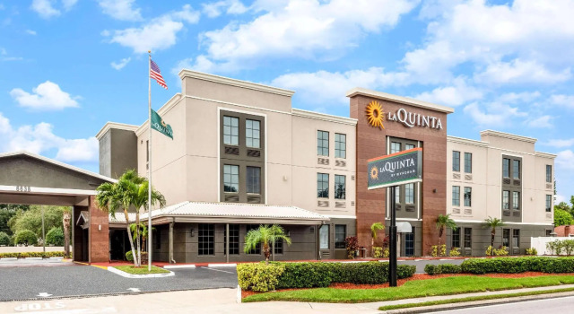 Четырёхместный номер Standard Sleep Inn & Suites St Petersburg Gateway
