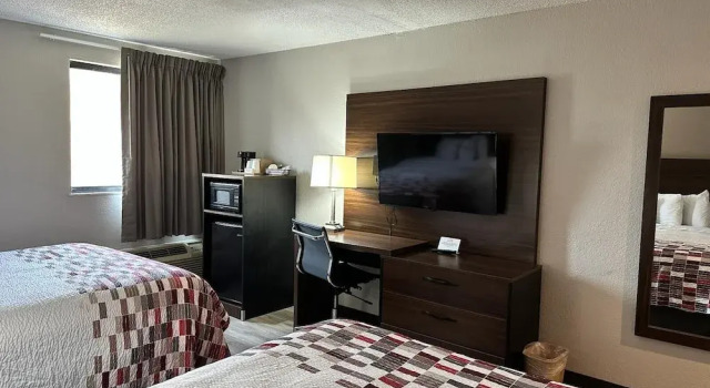 Четырёхместный номер Superior Red Roof Inn Charleston - Dunbar