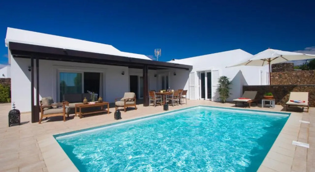 Вилла с 4 комнатами Coral Villas