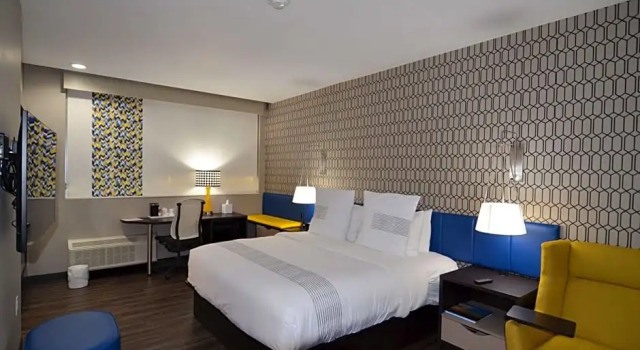 Двухместный люкс GLō Best Western Enid OK Downtown - Convention Center Hotel