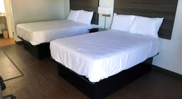 Четырёхместный номер Standard Suburban Studios North Charleston I-526