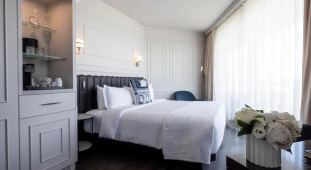 Номер Standard с балконом Le Capitole Hotel