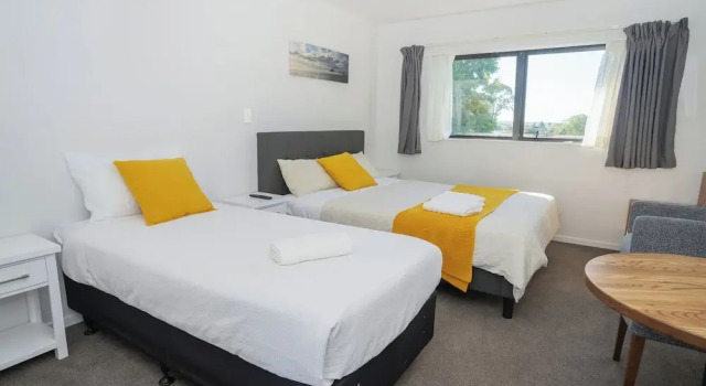 Трёхместная студия Deluxe с видом на парк Yates Park Motel