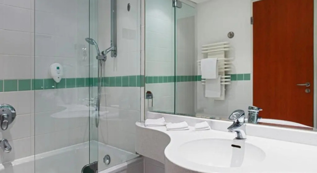 Одноместный номер Standard Wyndham Stralsund HanseDom