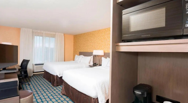 Четырёхместный номер Standard Fairfield Inn & Suites by Marriott Medina