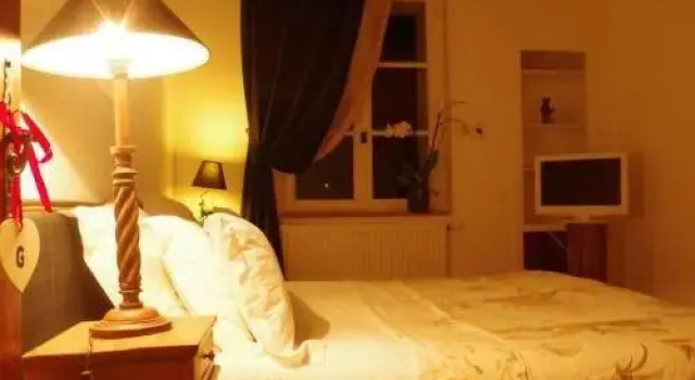 Gîte de Touche Brune, 预订 酒店 拉韦尔里 Indre