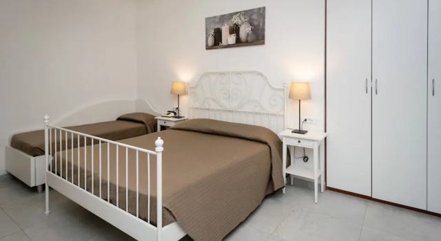 Трёхместный номер Standard с балконом Hotel Anna