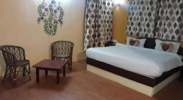 Vb9 Corbett Resort, Rezerwuj Ośrodek wypoczynkowy Hotele w Uttarakhand z basenem, Basen