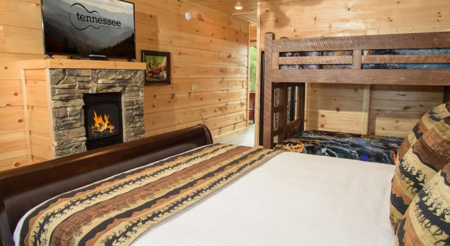 Mansion in the Sky - Eleven Bedroom Cabin, Buchen Sie Hotel Gatlinburg Great Smoky Mountains
