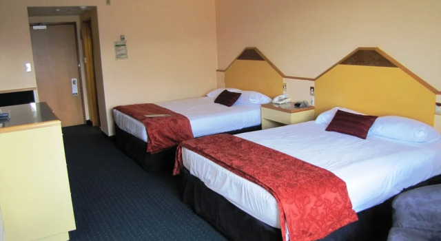 Четырёхместный номер Superior Distinction Luxmore Hotel