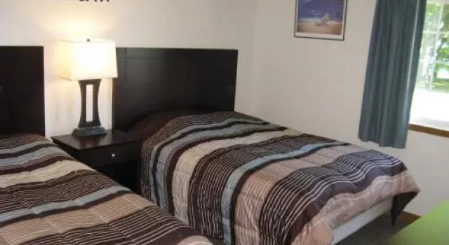 Put-in-Bay Poolview Condo #8, Buchen Sie Hotel Lake Erie Islands USA