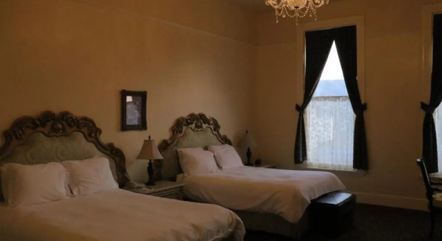 Четырёхместный номер Standard Geiser Grand Hotel