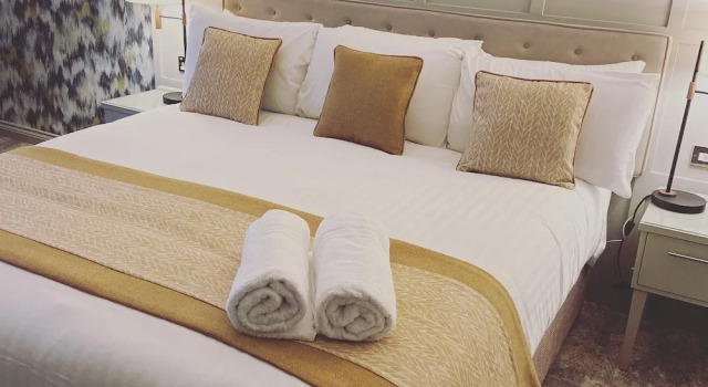 Двухместный клубный номер Standard Caledonian Hotel