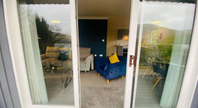 Cosy 2-bed Cottage With Stunning Hill & Loch Views, Book Feriehus Villaer i Stirlingshire, Villa