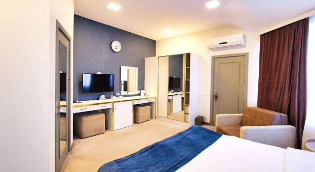 Полулюкс Sunday Palace Hotel