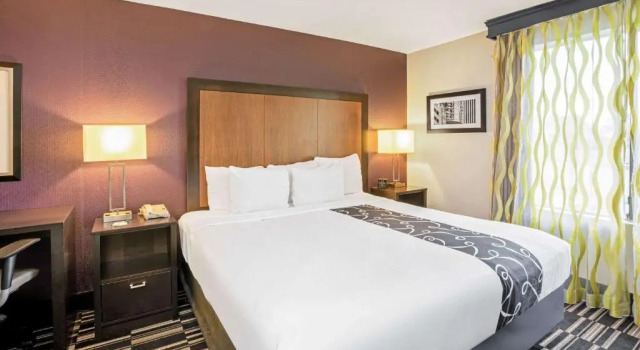 Двухместный люкс La Quinta Inn & Suites by Wyndham Houston North-Spring