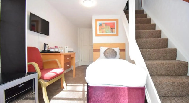 Номер Standard Дуплекс Pembridge Palace Hotel
