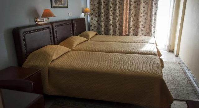 Трёхместный номер Standard Hotel Marianna