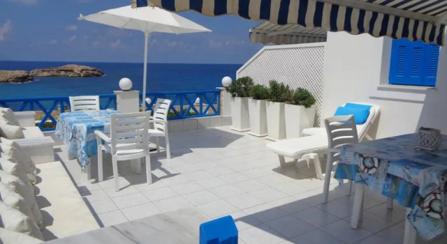 Апартаменты Blue and White Studios & Apartments