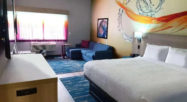 Mobility Accessible номер La Quinta Inn & Suites by Wyndham San Antonio Seaworld LAFB