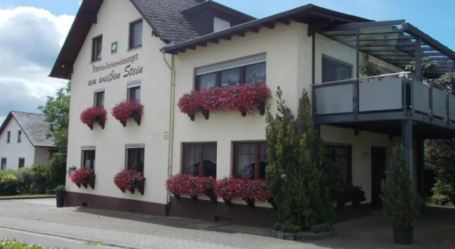 Апартаменты Gästehaus "Am weißen Stein"