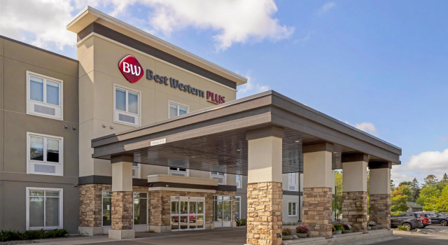 Best Western Plus Isanti, Varaa Hotelli Cambridge Minnesota