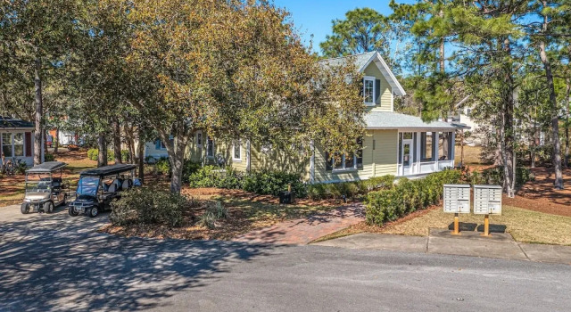 Коттедж 1299 Laurel Grove 3 Bedroom Home by RedAwning