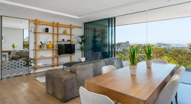 Warwick Apartments by Propr, Забронировать Апартаменты/квартира Отели Кейптауна с парковкой, рядом с Cape Town Comedy Club, Парковка