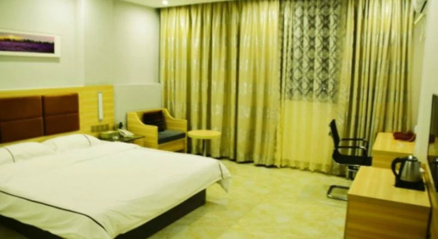 Zhanjiang Dongjian Xiaochengzhixing Hotel, Boek Hotel Zhanjiang Guangdong