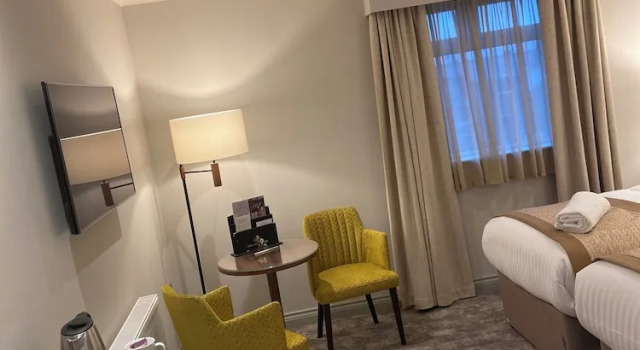 Двухместный клубный номер Standard Caledonian Hotel