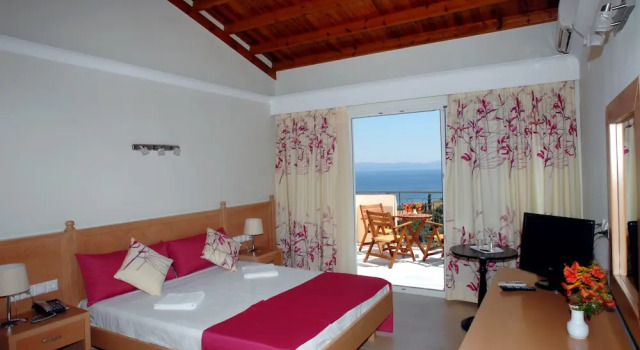 Двухместный номер Standard с балконом Sunrise Resort Hotel