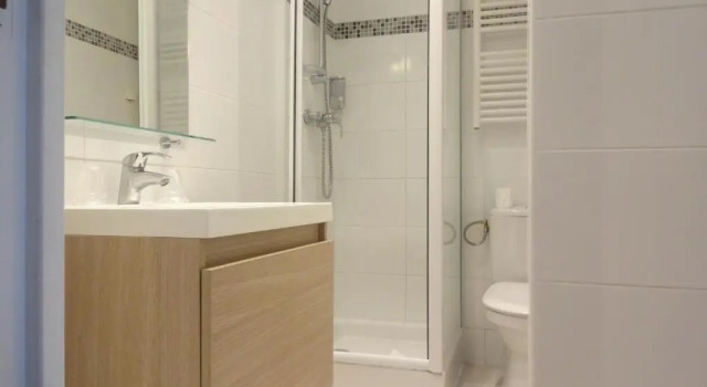 Трёхместный номер Standard Hotel la Perle Montparnasse