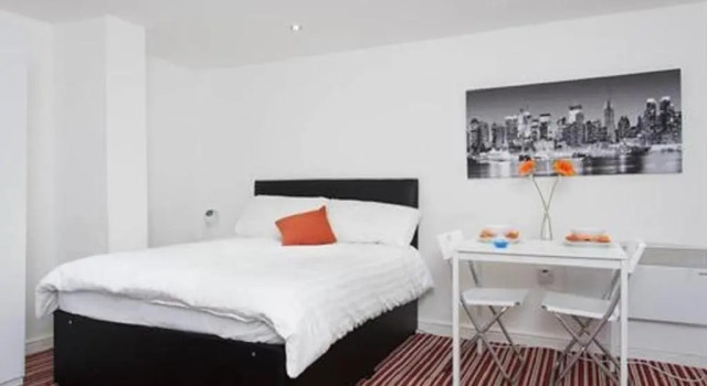 Студия Brownhill House Apartments