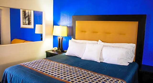 Двухместный люкс Blue Jay Inn & Suites