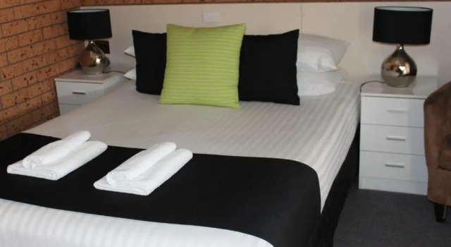 Люкс Deluxe Golden Harvest Motor Inn Moree