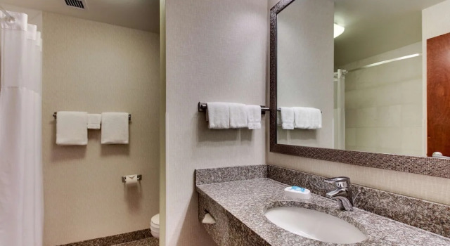 Двухместный номер Deluxe с 2 комнатами Drury Inn & Suites Meridian