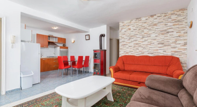 Beautiful Home in Vodnjan With Wifi and 5 Bedrooms