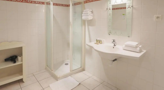 Четырёхместный номер Standard LAptois Hôtel - Centre Ville - Local Vélos