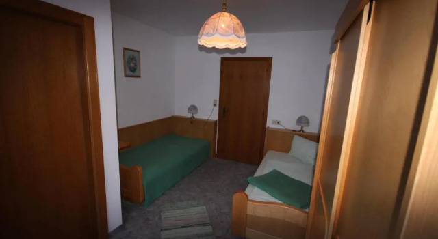 Номер Standard Pension Maier