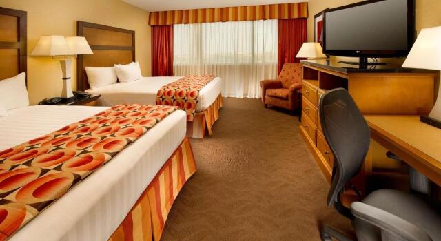Четырёхместный номер Standard Drury Inn & Suites Phoenix Airport