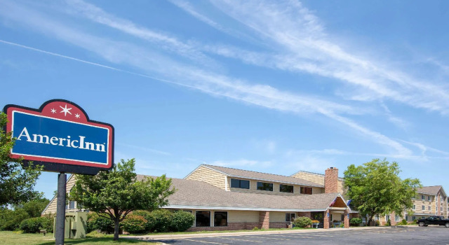 Номер Standard AmericInn by Wyndham Coralville