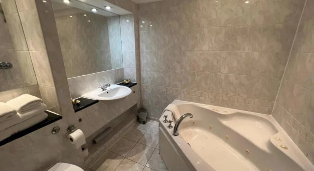 Семейный номер Superior Brook Hall Hotel