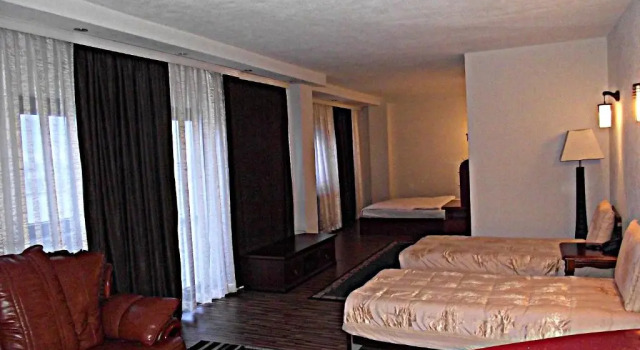 Трёхместный номер Standard Hotel Denis
