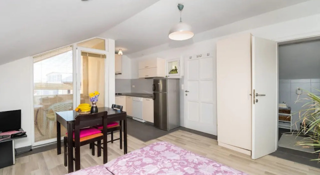 Apartment Lena City Center Near Beach