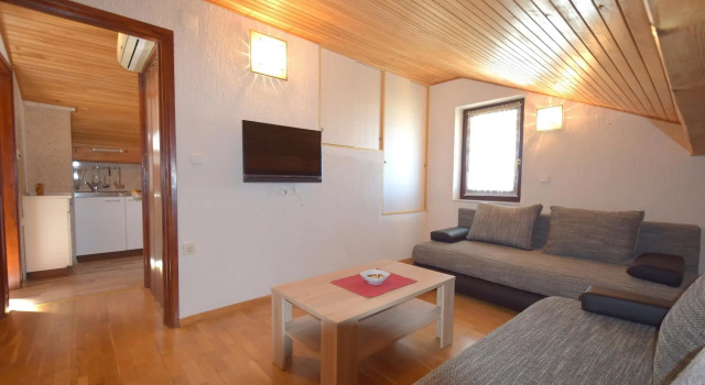 Apartments Marija, Забронировать Апартаменты/квартира Отели Малинска с парковкой, Парковка