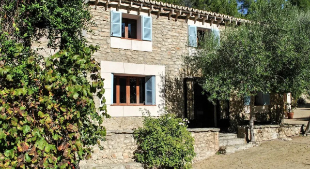 Luxurious Mansion in Montuïri With Sauna