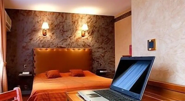 Двухместный номер Deluxe Logis Hôtel restaurant LE MEDICIS
