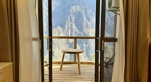 Семейный люкс с видом на окрестности Tiger Leaping Half Way Guest House